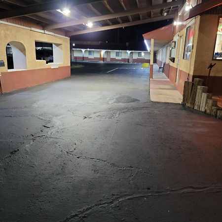 Sands Motel Portales Экстерьер фото